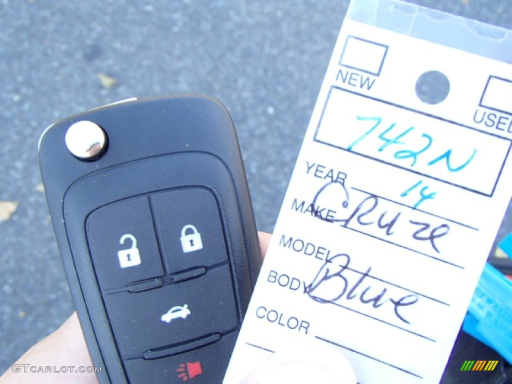 2014 Cruze LS - Atlantis Blue Metallic / Jet Black/Medium Titanium photo #11