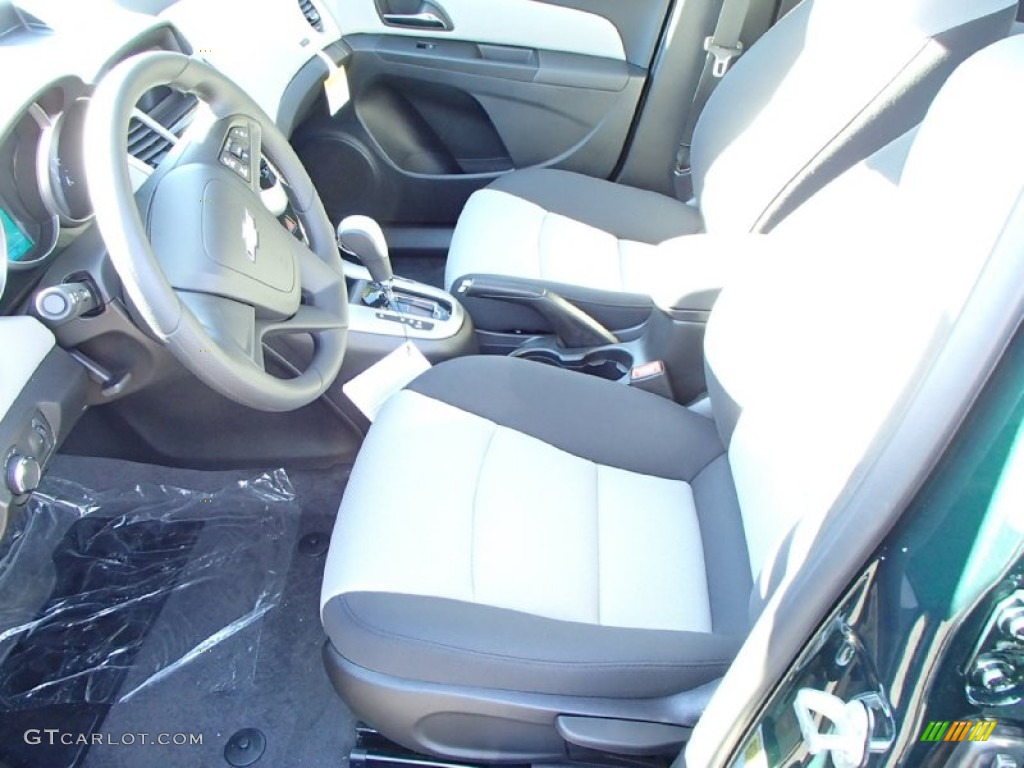 2014 Cruze LS - Rainforest Green Metallic / Jet Black/Medium Titanium photo #3