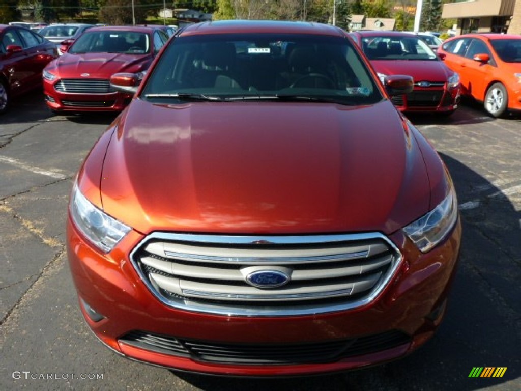 Sunset 2014 Ford Taurus SEL AWD Exterior Photo #87077154