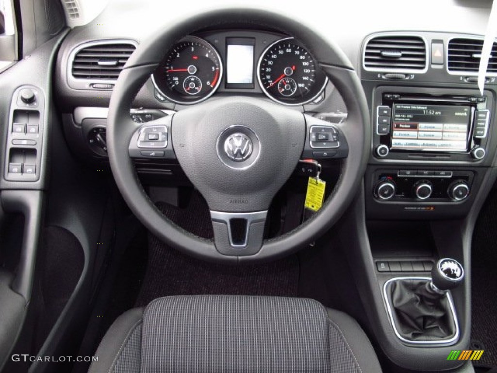 2014 Volkswagen Golf TDI 4 Door Steering Wheel Photos