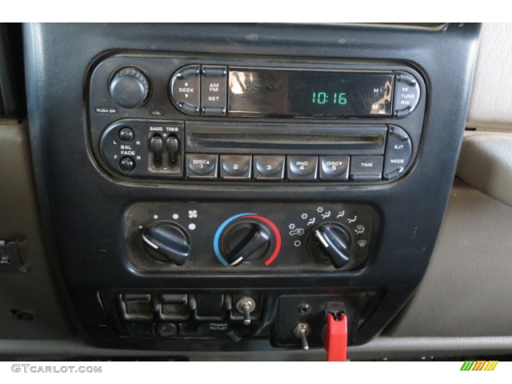 2004 Wrangler Sport 4x4 - Light Khaki Metallic / Khaki photo #3