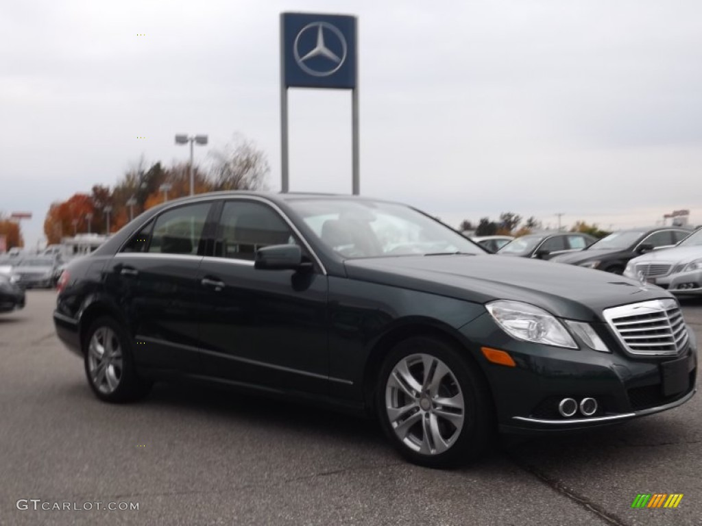 2010 E 350 4Matic Sedan - Jade Green Metallic / Almond Beige photo #3