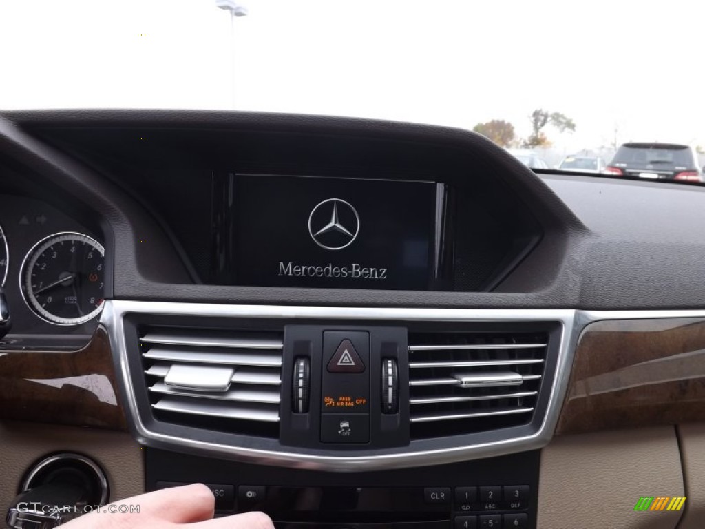 2010 E 350 4Matic Sedan - Jade Green Metallic / Almond Beige photo #8