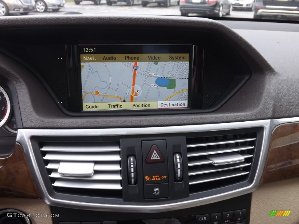 2010 E 350 4Matic Sedan - Jade Green Metallic / Almond Beige photo #9