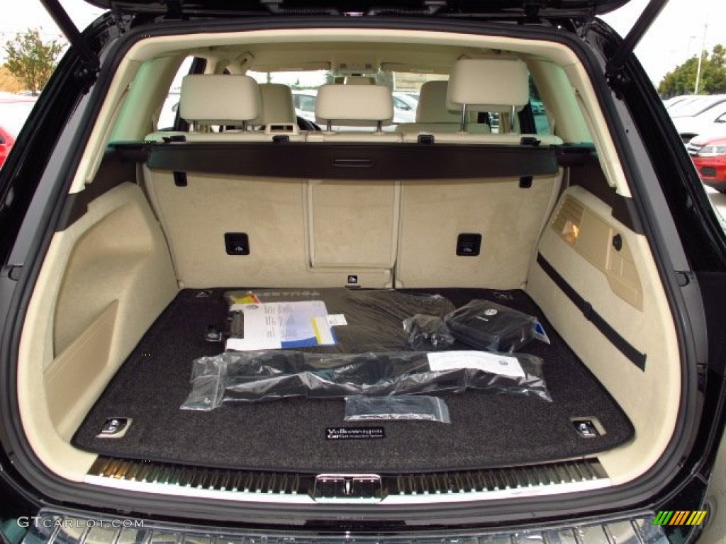 2014 Volkswagen Touareg V6 Sport 4Motion Trunk Photo #87089184