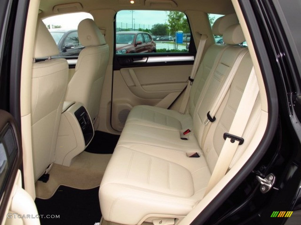 Cornsilk Beige Interior 2014 Volkswagen Touareg V6 Sport 4Motion Photo #87089289