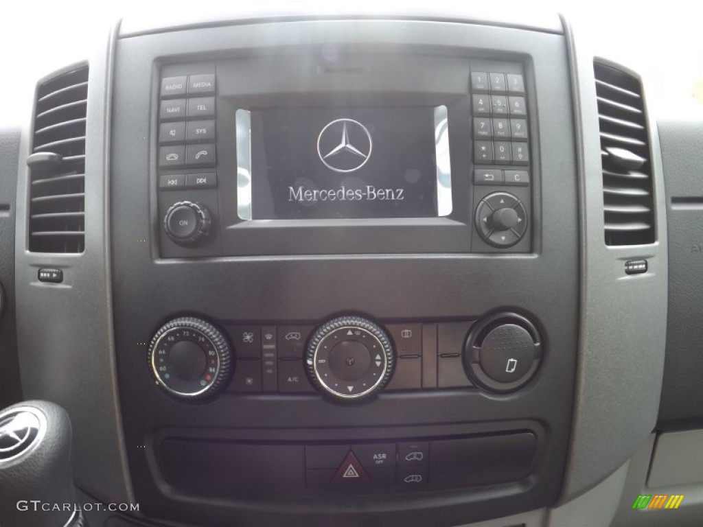 2014 Mercedes-Benz Sprinter 2500 Cargo Van Controls Photo #87089553