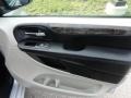 Bright Silver Metallic - Grand Caravan Mainstreet Photo No. 12