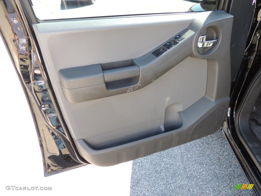2013 Nissan Xterra S Gray Door Panel Photo #87090840
