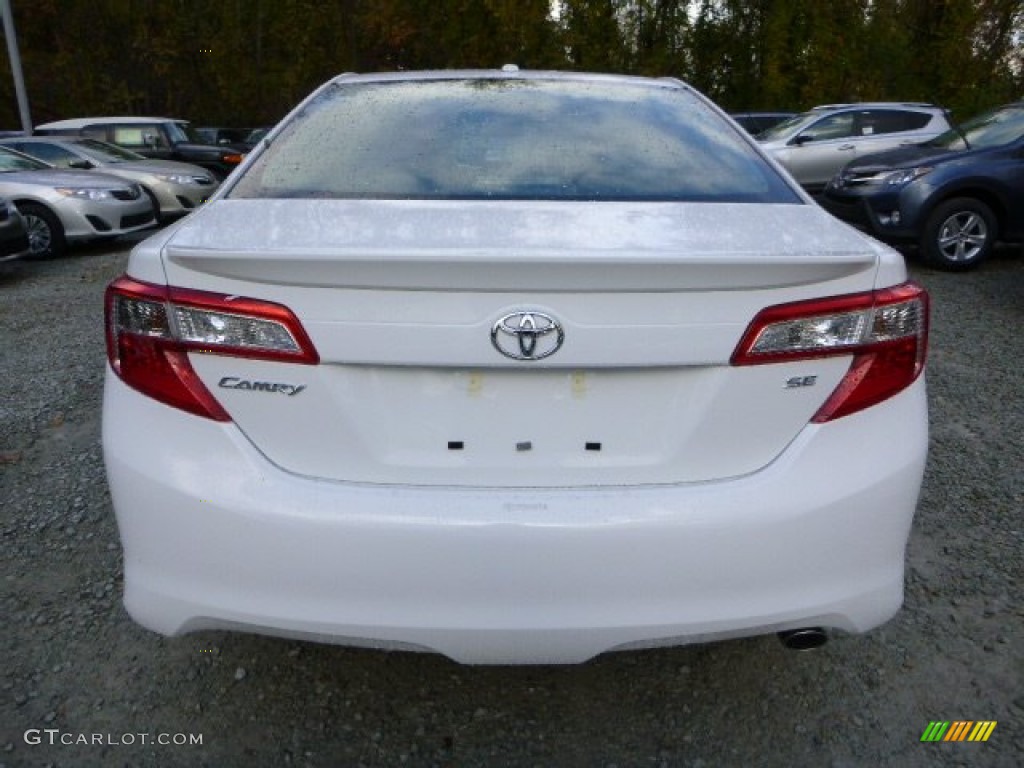 2014 Camry SE - Super White / Black/Ash photo #4