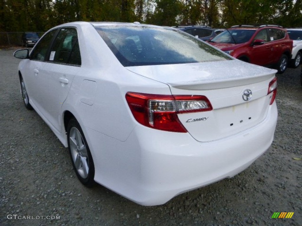 2014 Camry SE - Super White / Black/Ash photo #5