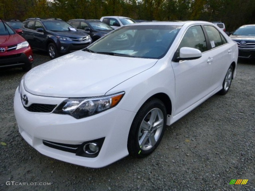 2014 Camry SE - Super White / Black/Ash photo #7