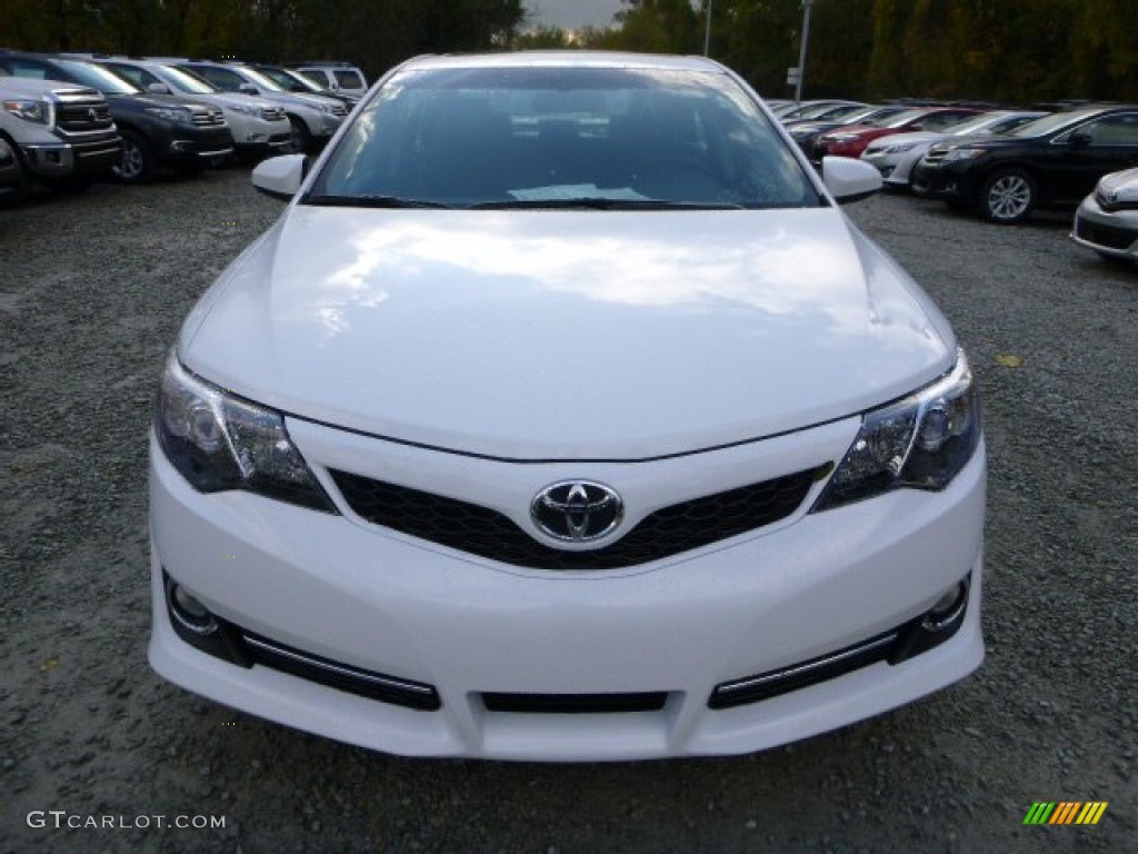 2014 Camry SE - Super White / Black/Ash photo #8