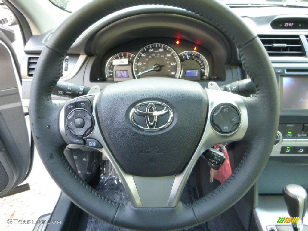 2014 Camry SE - Super White / Black/Ash photo #17
