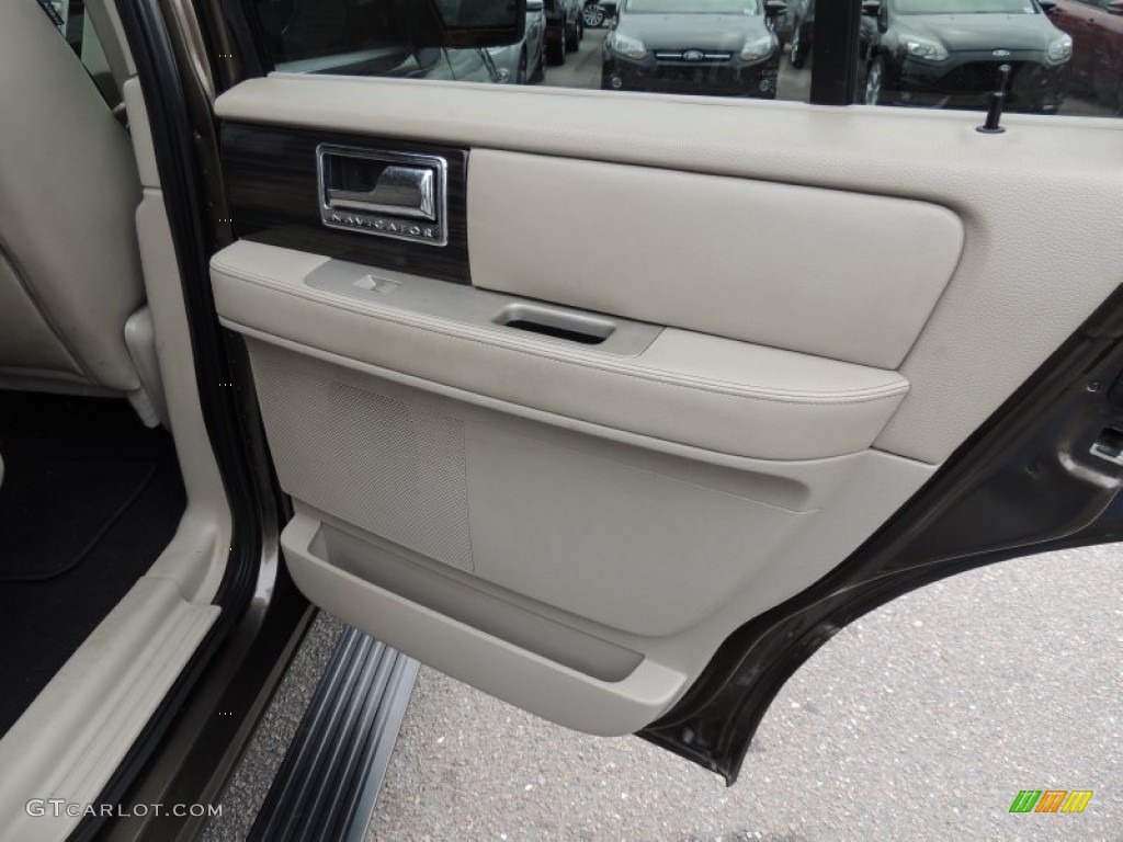 2008 Navigator Luxury - Stone Green Metallic / Stone/Black Piping photo #14