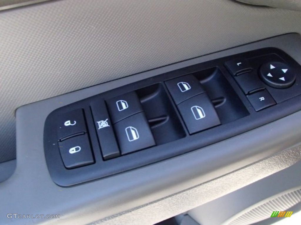 2008 Nitro SXT 4x4 - Inferno Red Crystal Pearl / Dark Khaki/Medium Khaki photo #15