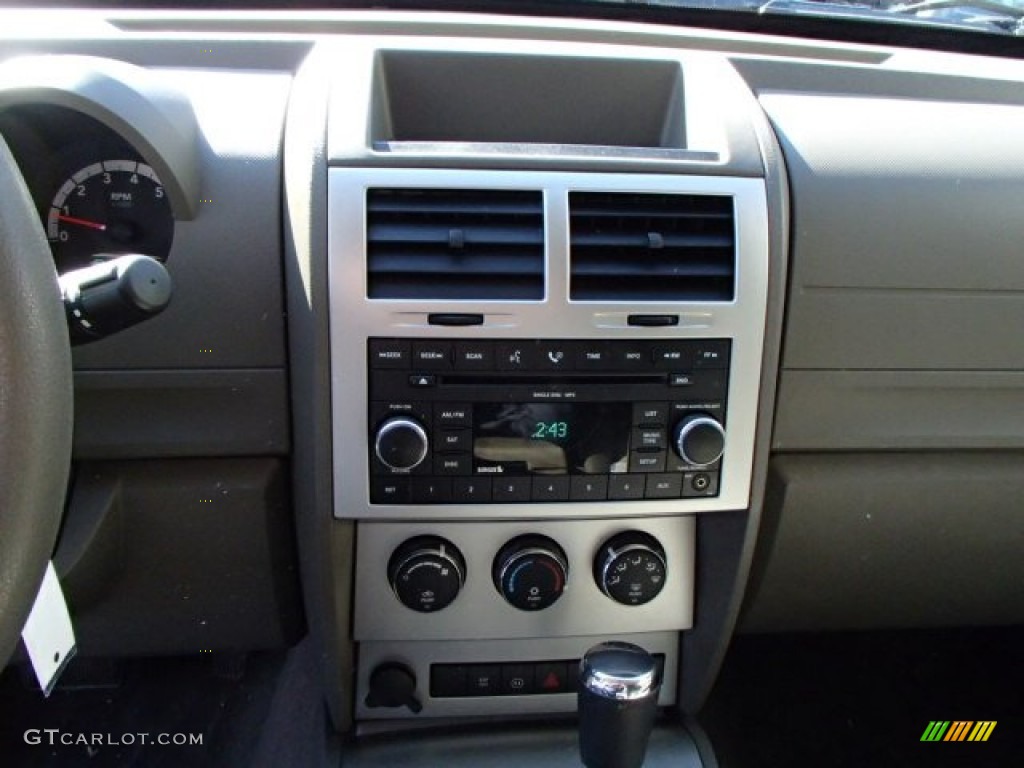 2008 Nitro SXT 4x4 - Inferno Red Crystal Pearl / Dark Khaki/Medium Khaki photo #16