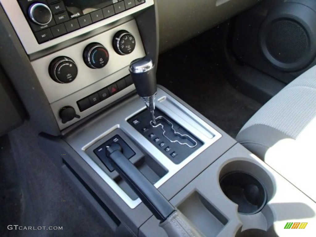 2008 Nitro SXT 4x4 - Inferno Red Crystal Pearl / Dark Khaki/Medium Khaki photo #17