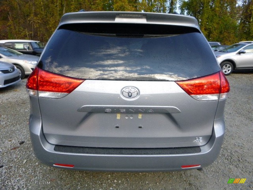 2014 Sienna LE AWD - Silver Sky Metallic / Light Gray photo #4