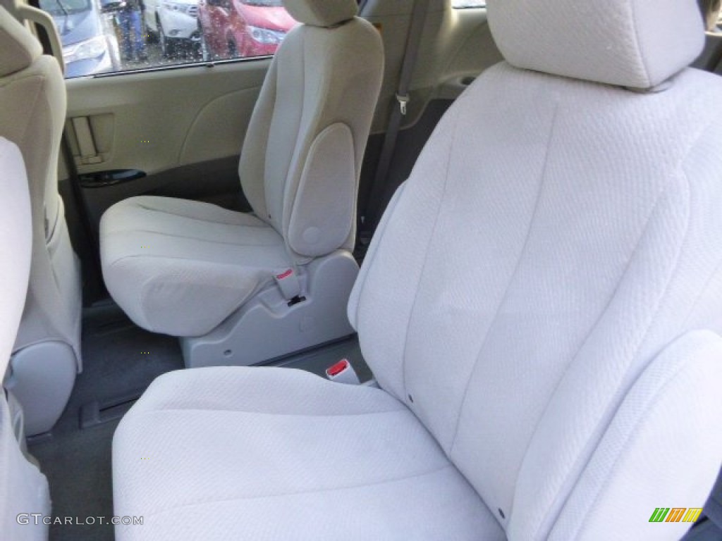 2014 Sienna LE AWD - Silver Sky Metallic / Light Gray photo #11