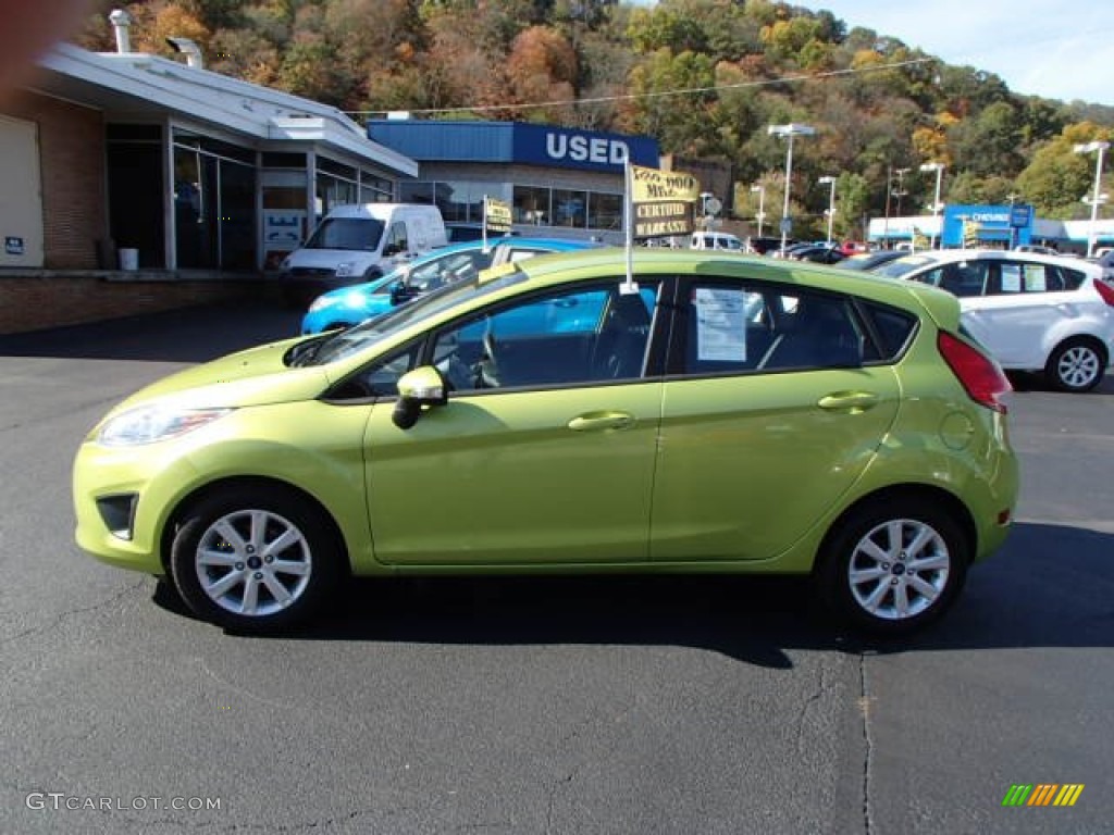 2013 Fiesta SE Hatchback - Lime Squeeze / Charcoal Black photo #5