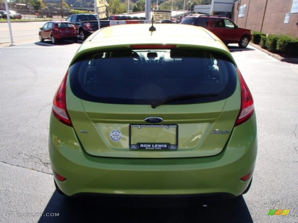 2013 Fiesta SE Hatchback - Lime Squeeze / Charcoal Black photo #7