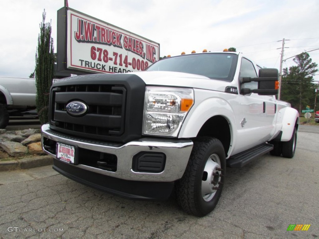 Oxford White Ford F350 Super Duty