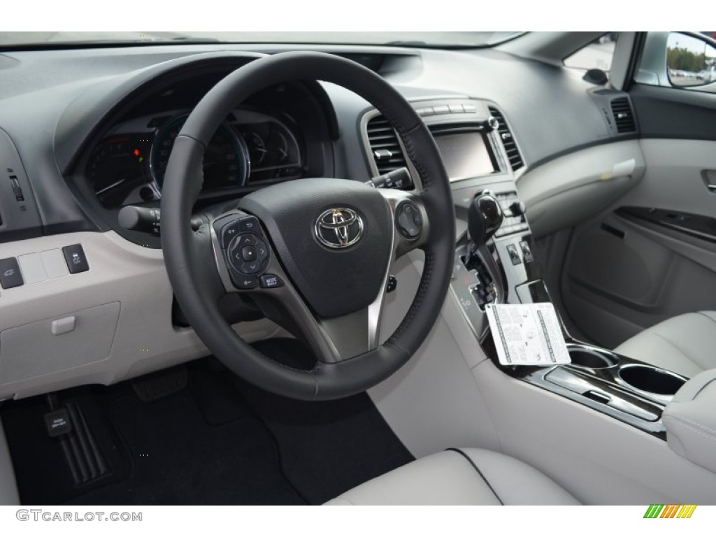 2014 Toyota Venza XLE Light Gray Dashboard Photo #87109839