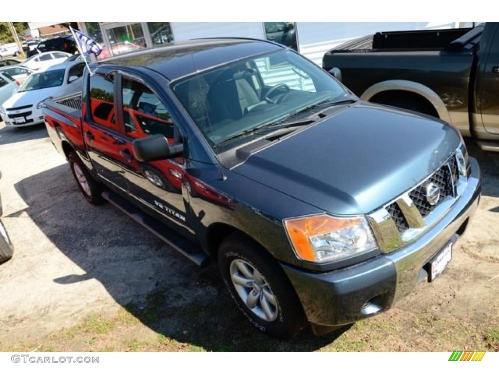 2013 Titan SV Crew Cab - Graphite Blue / Charcoal photo #3