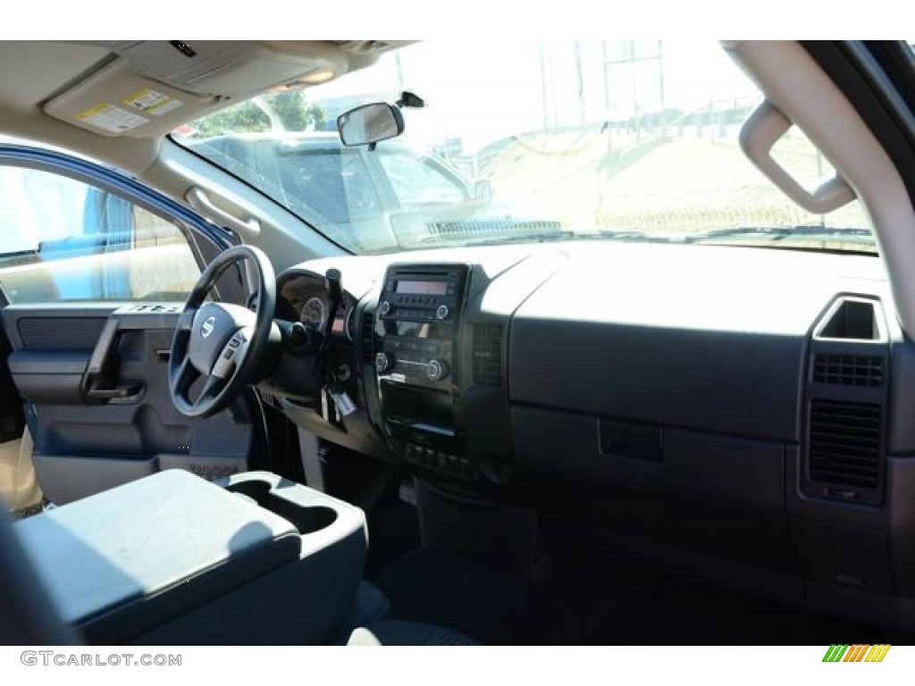 2013 Titan SV Crew Cab - Graphite Blue / Charcoal photo #15