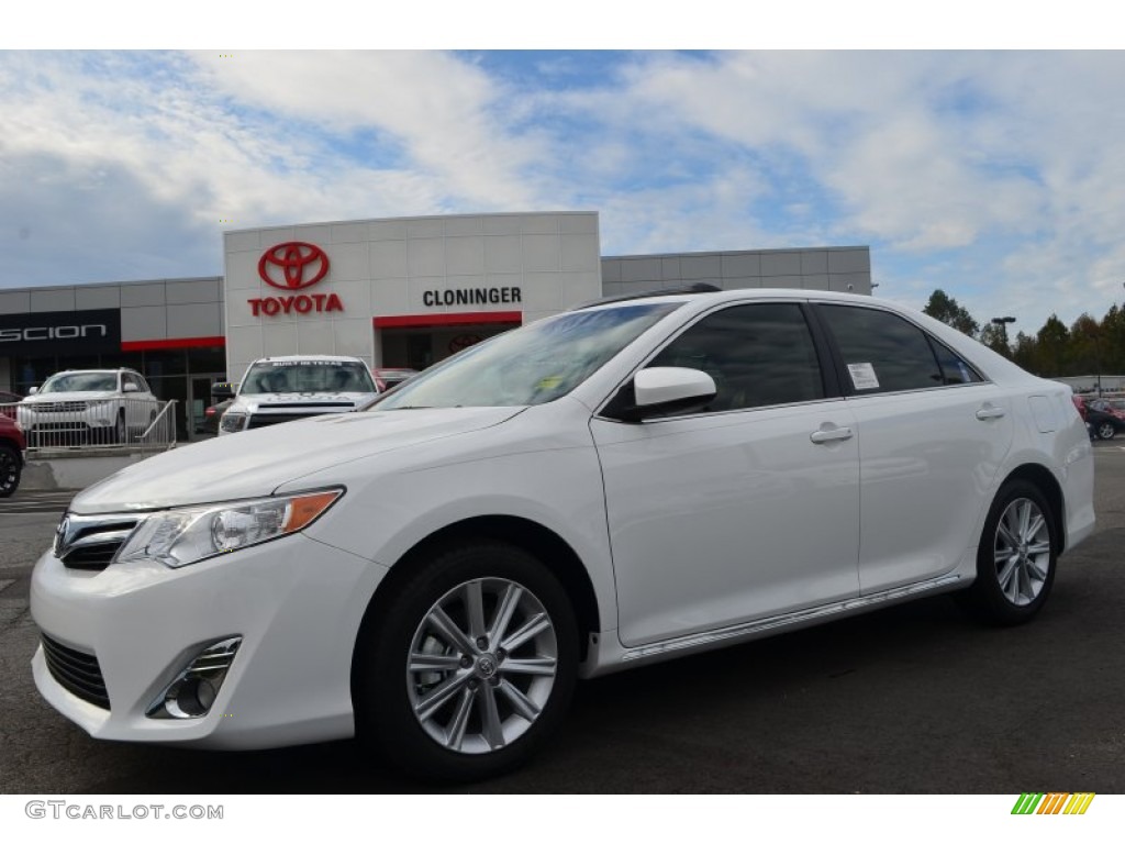 2013 Camry XLE V6 - Super White / Ivory photo #1