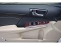 2013 Super White Toyota Camry XLE V6  photo #4