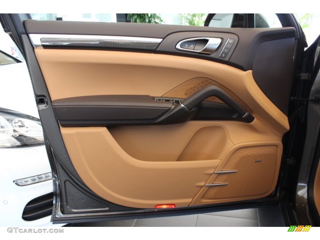 2014 Porsche Cayenne Turbo S Espresso/Cognac Natural Leather Door Panel Photo #87113598