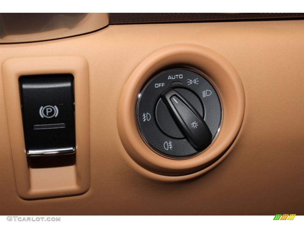2014 Porsche Cayenne Turbo S Controls Photo #87113976