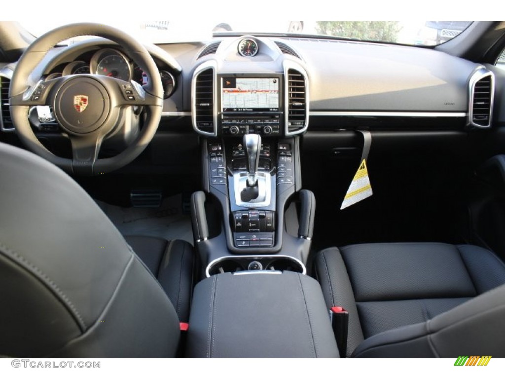 2014 Porsche Cayenne S Black Dashboard Photo #87115008