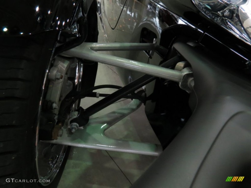 1999 Plymouth Prowler Roadster Undercarriage Photo #87117945