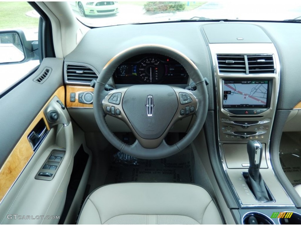 2013 Lincoln MKX FWD Dashboard Photos