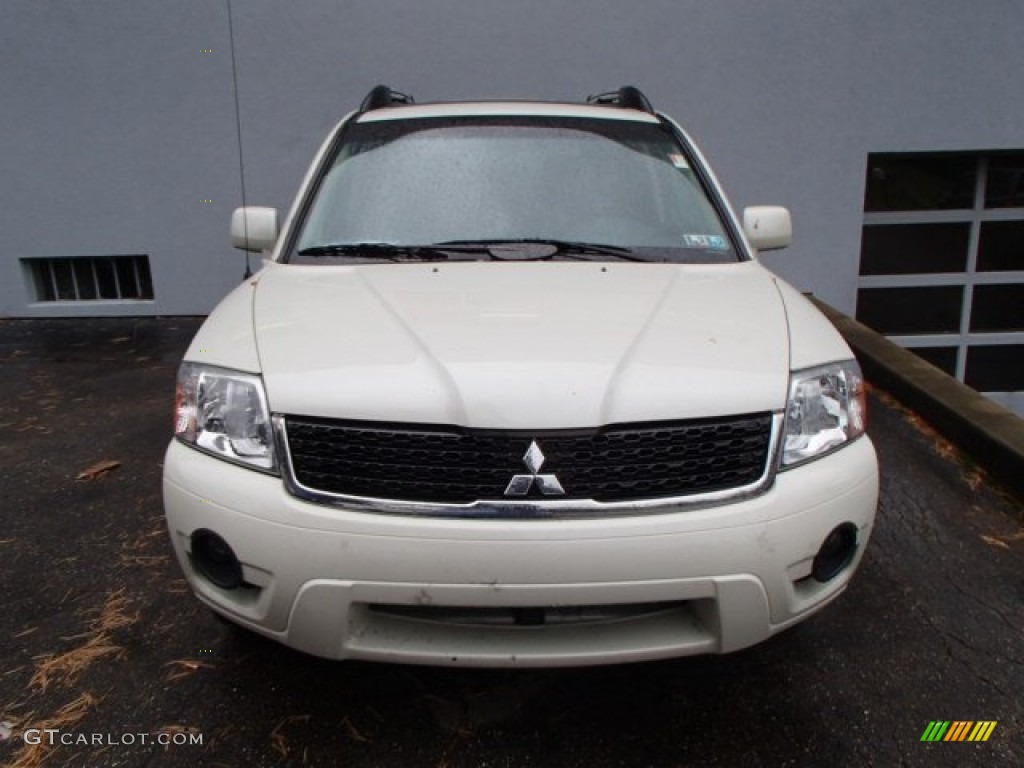 2010 Endeavor SE AWD - Dover White Pearl / Black photo #2