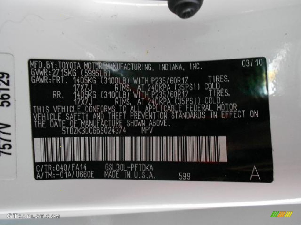 2011 Sienna V6 - Super White / Light Gray photo #20