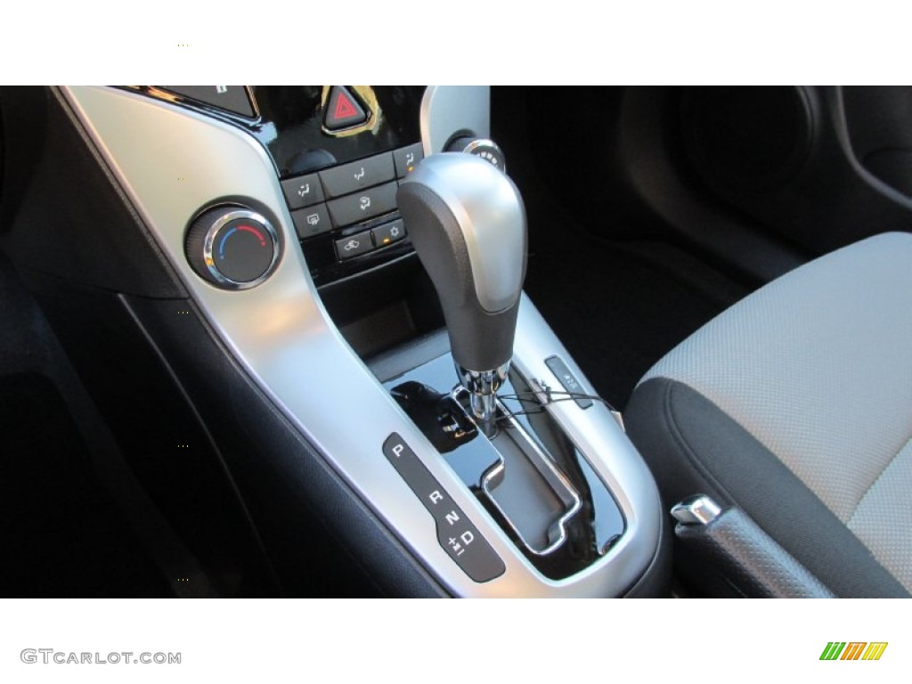 2014 Cruze LS - Red Hot / Jet Black/Medium Titanium photo #15