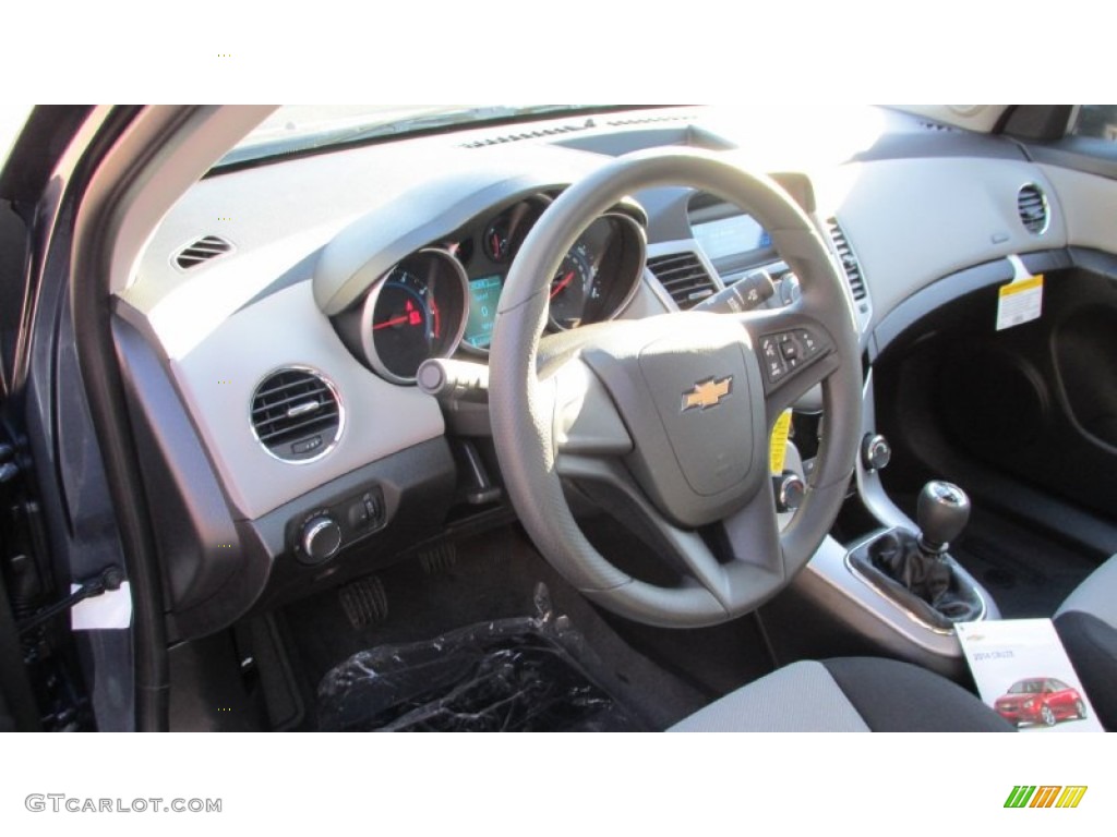 2014 Cruze LS - Atlantis Blue Metallic / Jet Black/Medium Titanium photo #12