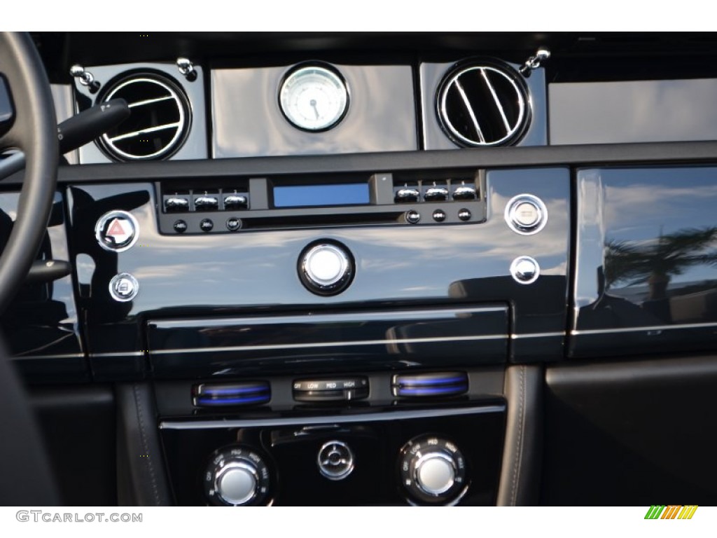 2010 Rolls-Royce Phantom Drophead Coupe Controls Photos