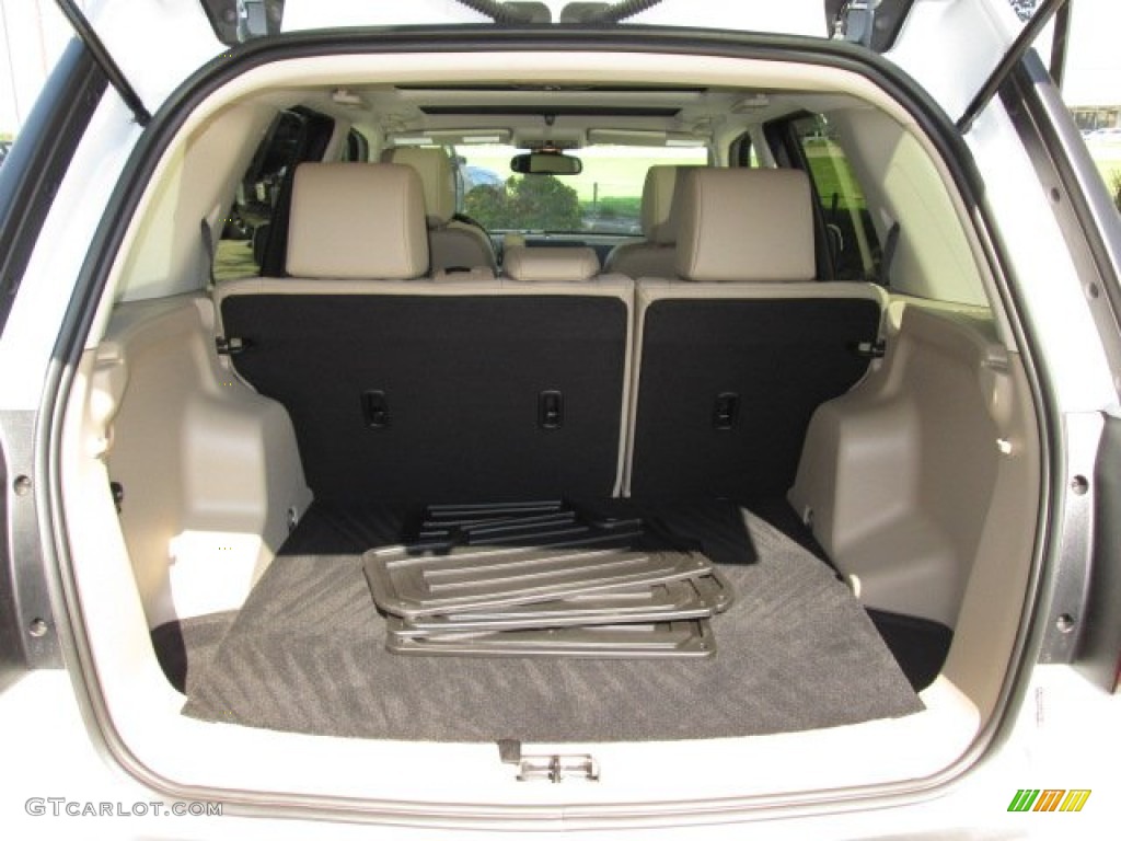 2012 Land Rover LR2 3.2 Trunk Photo #87139026