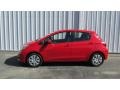 Absolutely Red - Yaris LE 5 Door Photo No. 2