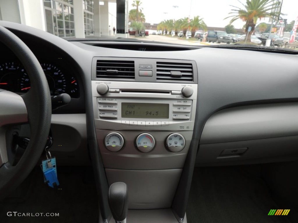 2010 Camry LE - Magnetic Gray Metallic / Ash Gray photo #17