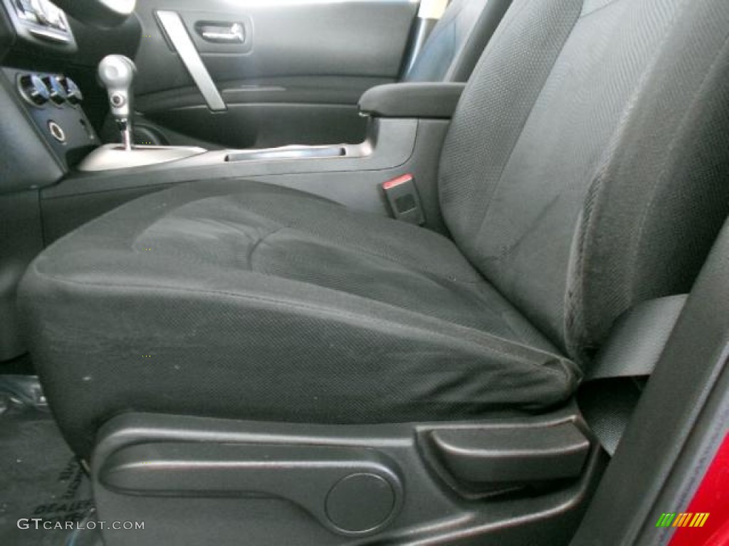 2011 Rogue S AWD Krom Edition - Cayenne Red / Gray photo #25