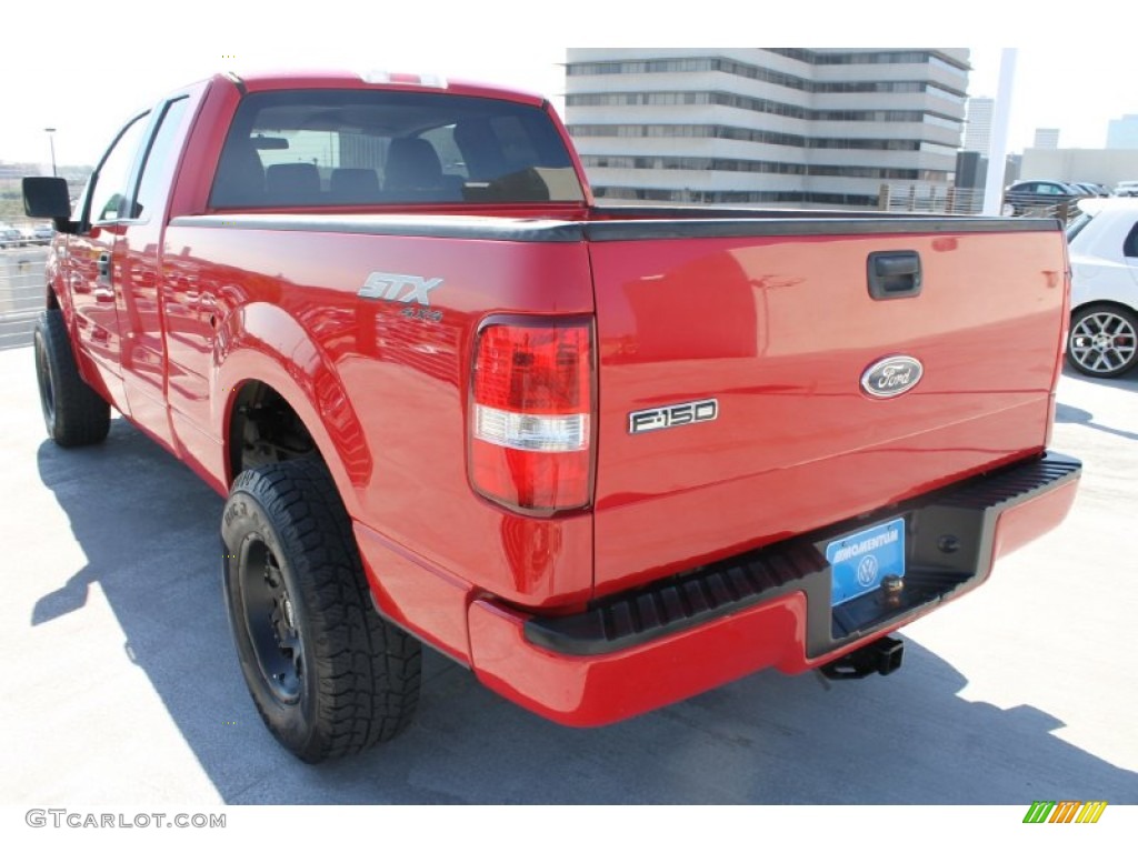 2005 F150 XLT SuperCab 4x4 - Bright Red / Medium Flint/Dark Flint Grey photo #7