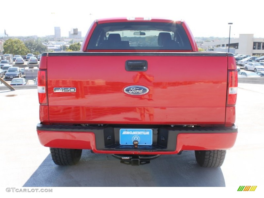 2005 F150 XLT SuperCab 4x4 - Bright Red / Medium Flint/Dark Flint Grey photo #8