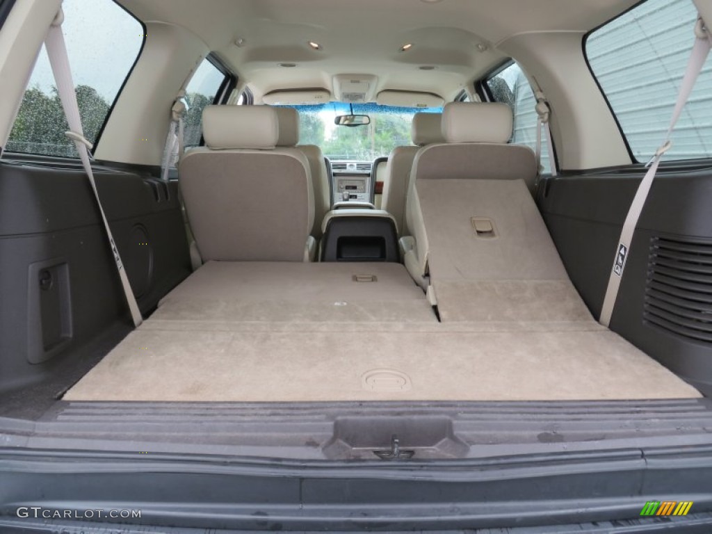 2003 Navigator Luxury - Oxford White / Light Parchment photo #35