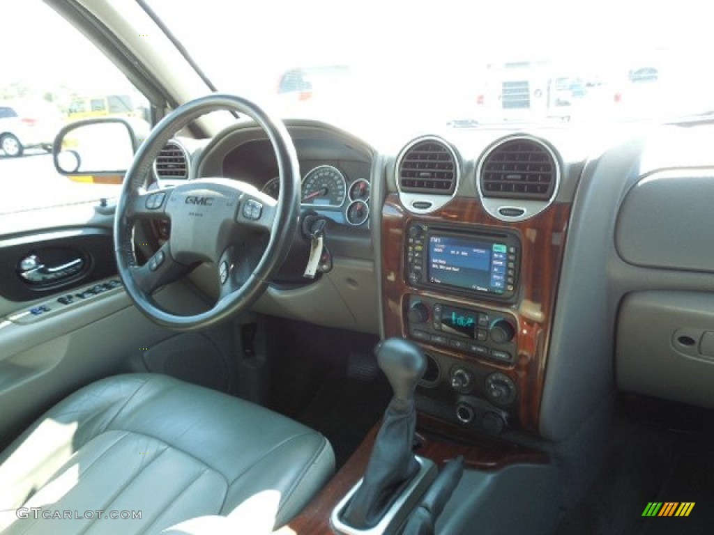 2004 Envoy SLT - Silver Green Metallic / Medium Pewter photo #12